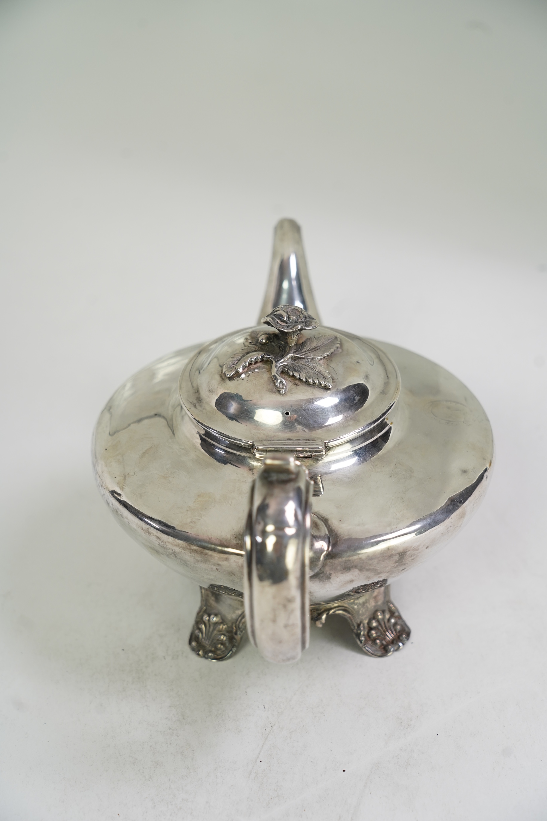 A William IV silver melon shaped teapot, by Pearce & Burrows